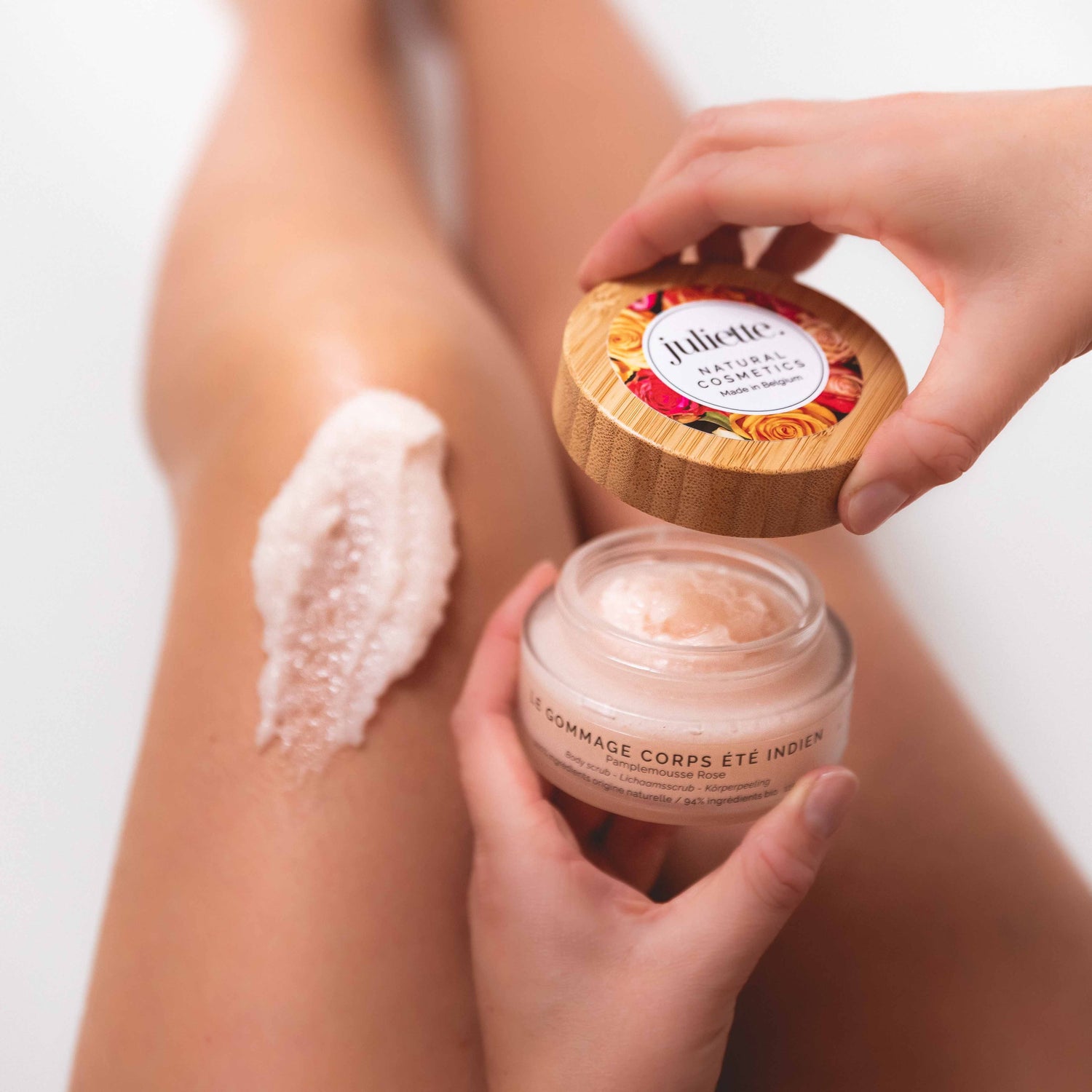 POURQUOI-FAIRE-UN-GOMMAGE-CORPS-AVANT-DE-BRONZER Jijou®