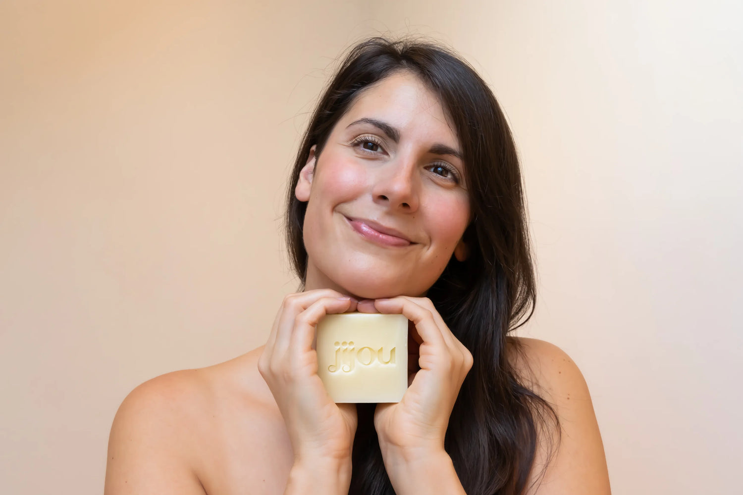 Juliette. Cosmetics change de nom et devient JIJOU