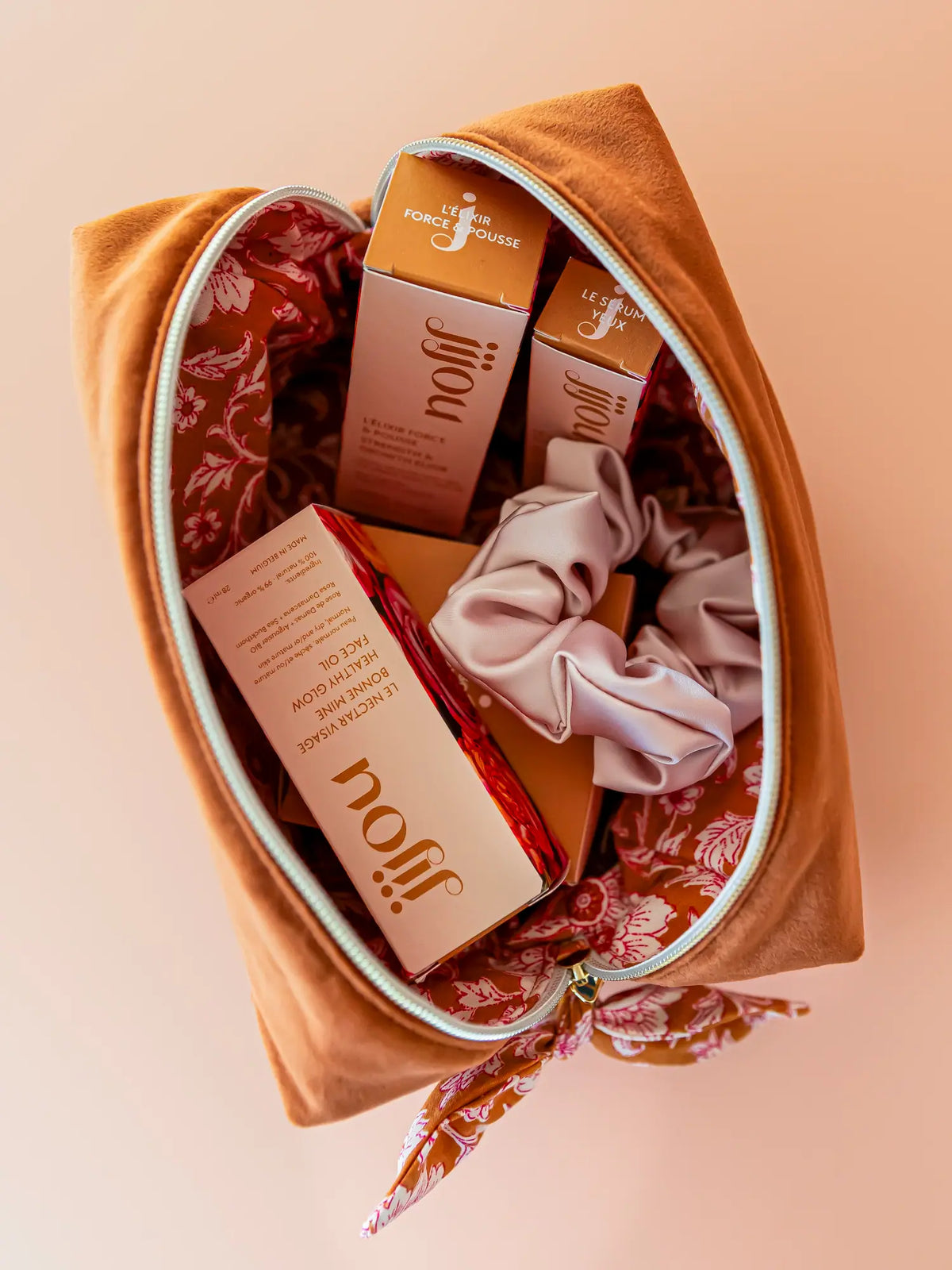 Idée coffret cadeau Noël beauté avec trousse de toilette écureuil et soins Jijou