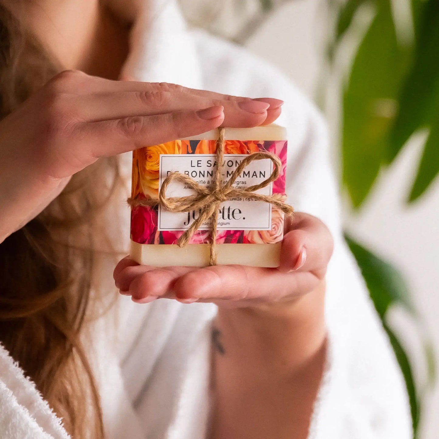 Savon bio naturel | Savon de Bonne-Maman juliette. Natural Cosmetics : nettoyant visage corps saponifié à froid | Cosmétiques bio naturels Belgique Luxembourg France
