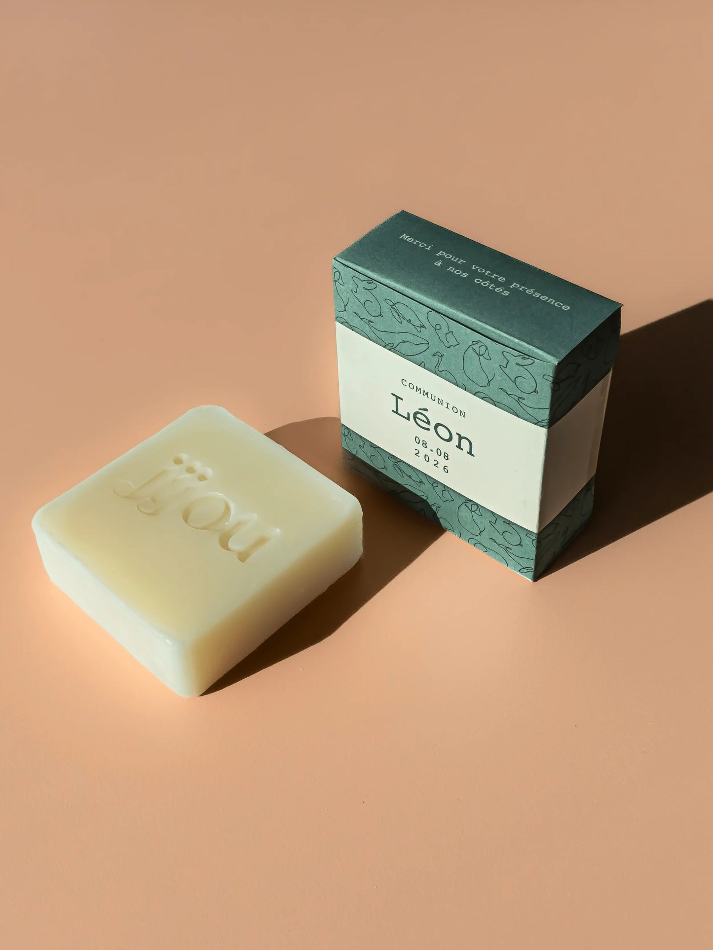 Idée cadeau personnalisé invités communion : Savon personnalisé JIJOU® Belgique France Luxembourg beige vert d'eau